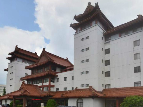 Maison New Century Hotel Yingzhou Yancheng 4*