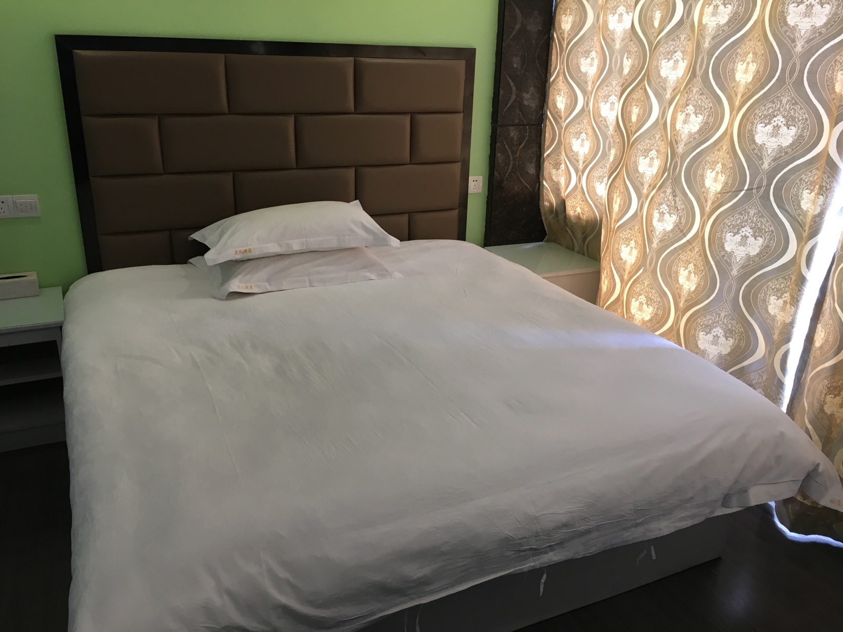 Ai Jiu Hotel 2*