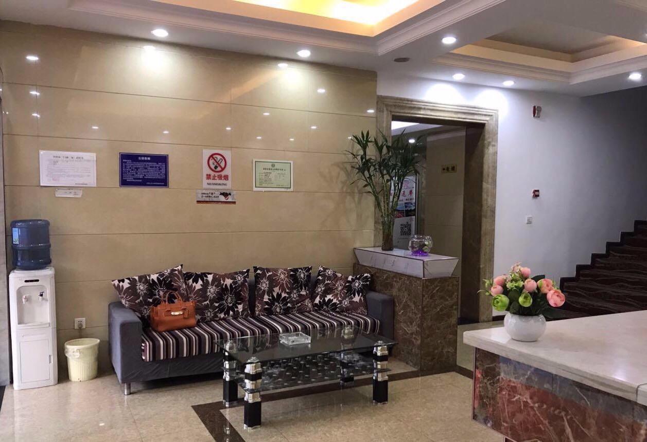 Yeste Hotel (Guiyang Penshuichi Zilinxuan Subway Station) 2*