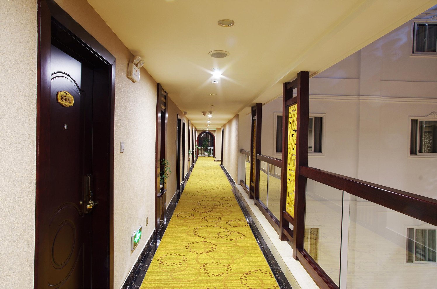 Shuiyuntian Hotel 3*