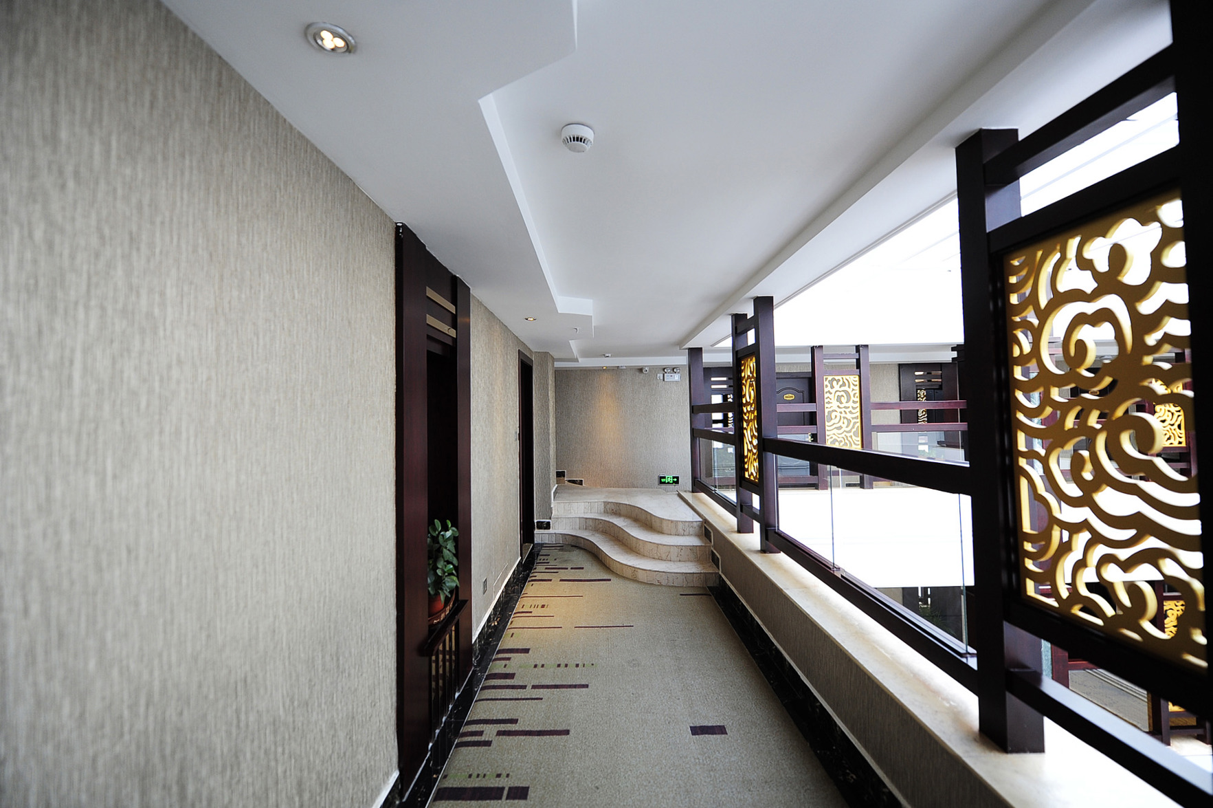 Shuiyuntian Hotel 3*