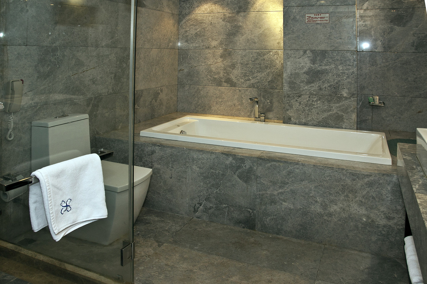 BRILLIANCE HOTEL 4*