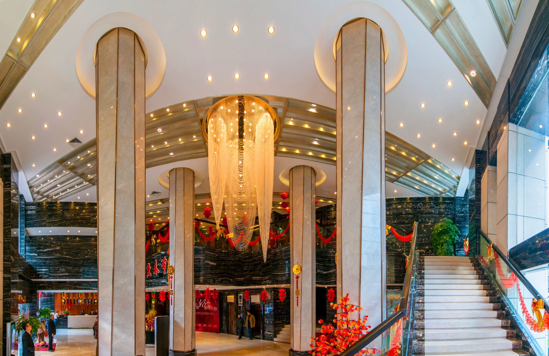 BRILLIANCE HOTEL 4*