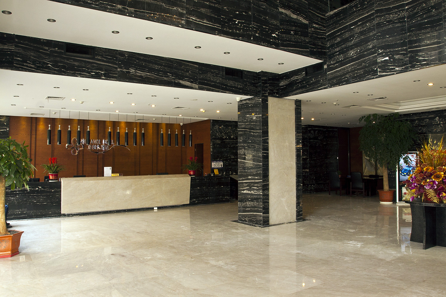 BRILLIANCE HOTEL 4*