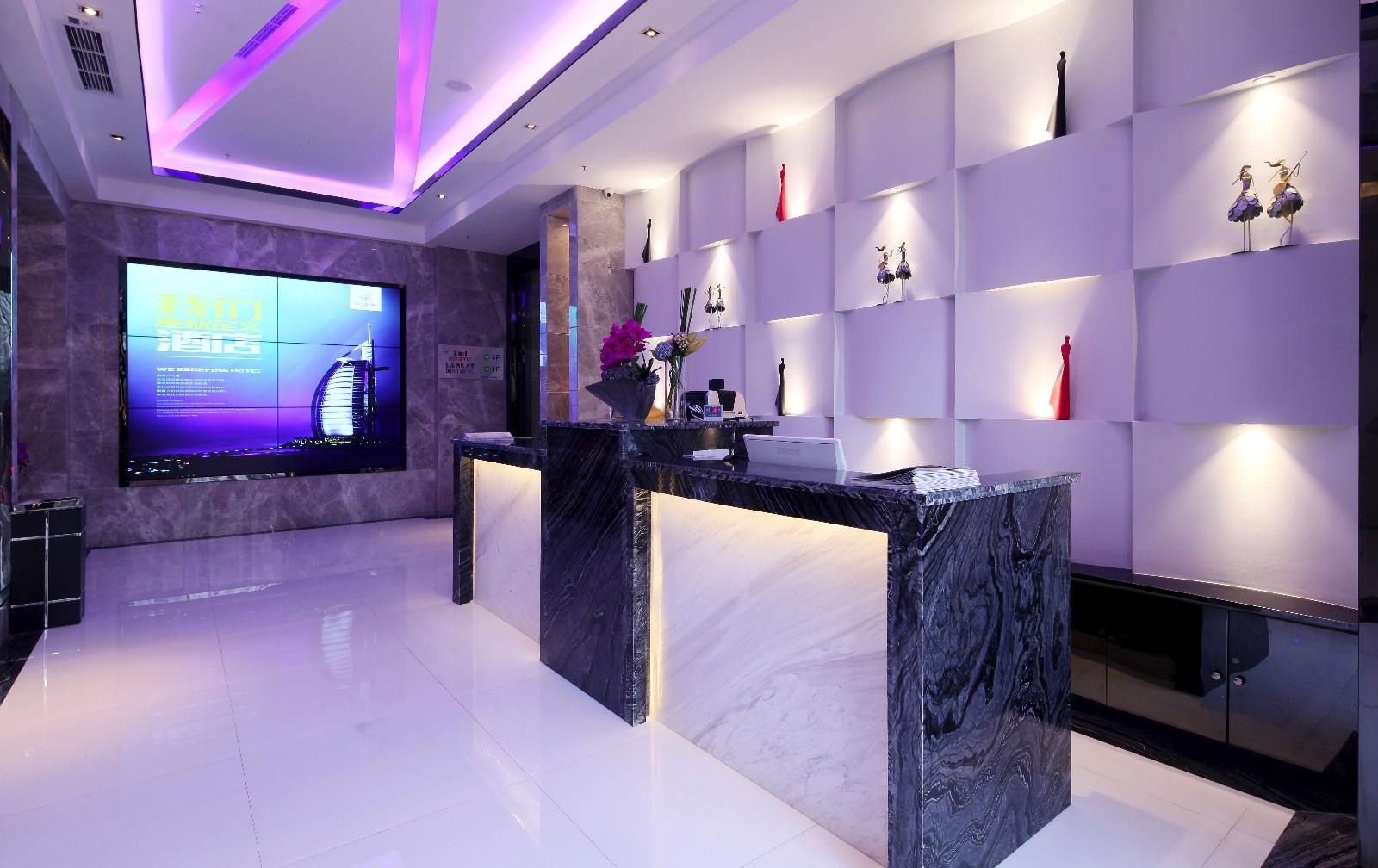 Dongmo Hotel (Train West Station Branch) 3*