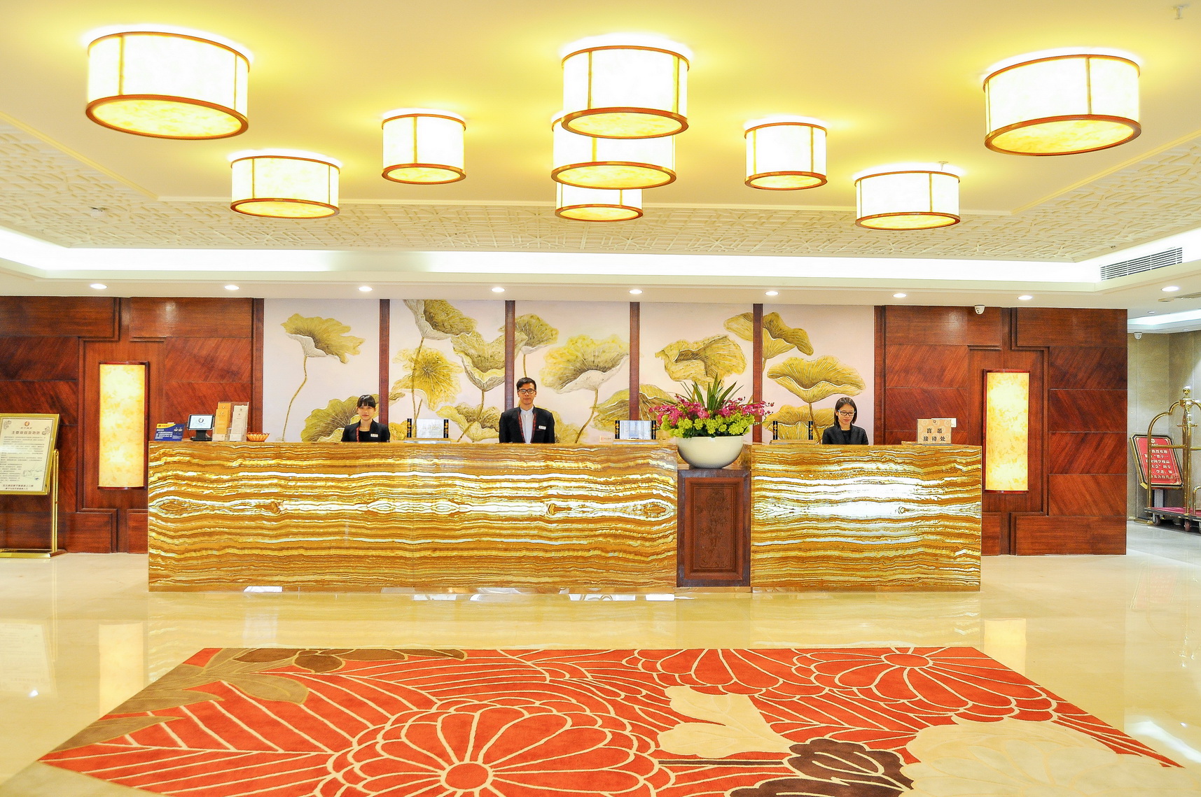 Baocong Hotel (Guangzhou Shaxi Metro Station International Hotel Supplies City) 3*