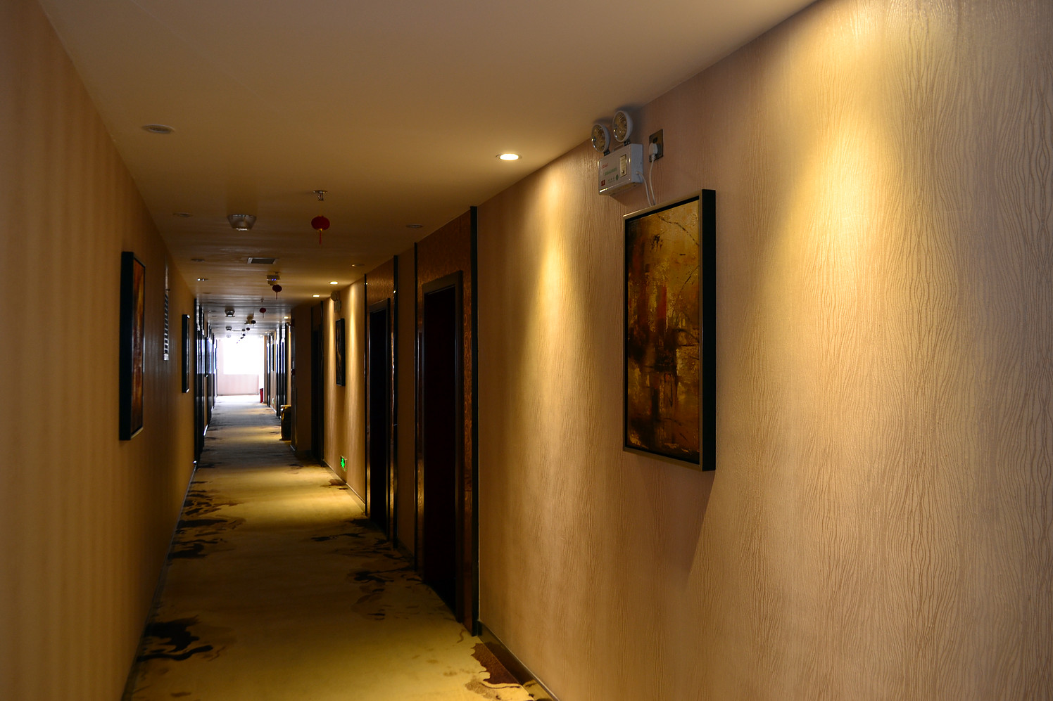 Minghan Holiday Hotel (Zhuhai Doumen Xinqing Science and Technology Park) 3*