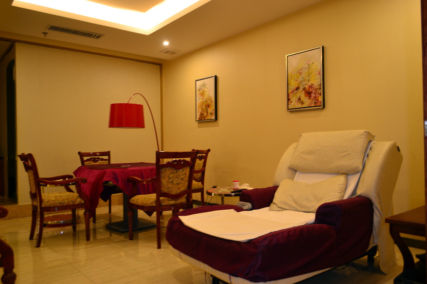 Minghan Holiday Hotel (Zhuhai Doumen Xinqing Science and Technology Park) 3*