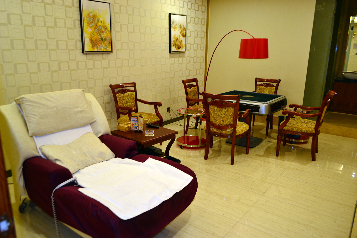 Minghan Holiday Hotel (Zhuhai Doumen Xinqing Science and Technology Park) 3*