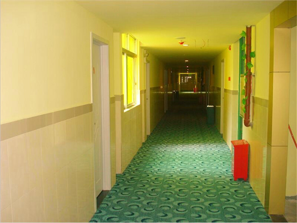 Heyi Express Hotel (Zhuhai Weichuangli Industrial Park) 2*