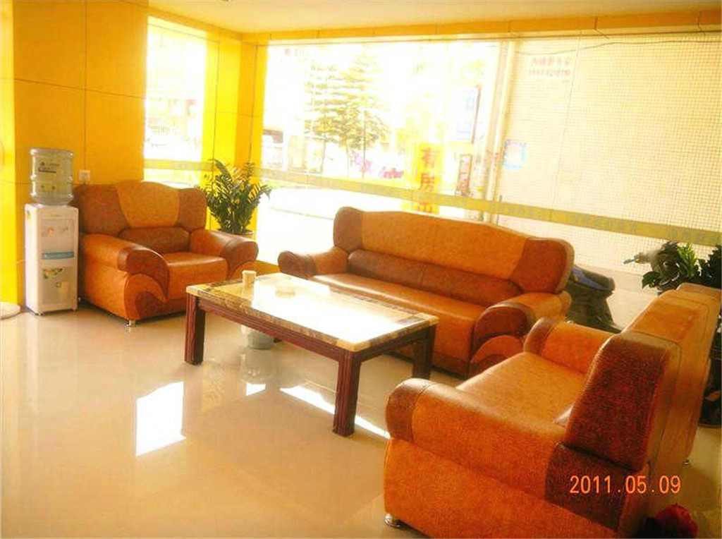 Heyi Express Hotel (Zhuhai Weichuangli Industrial Park) 2*