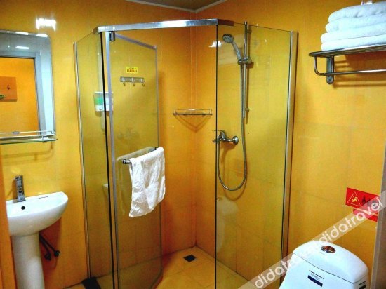 Heyi Express Hotel (Zhuhai Weichuangli Industrial Park) 2*