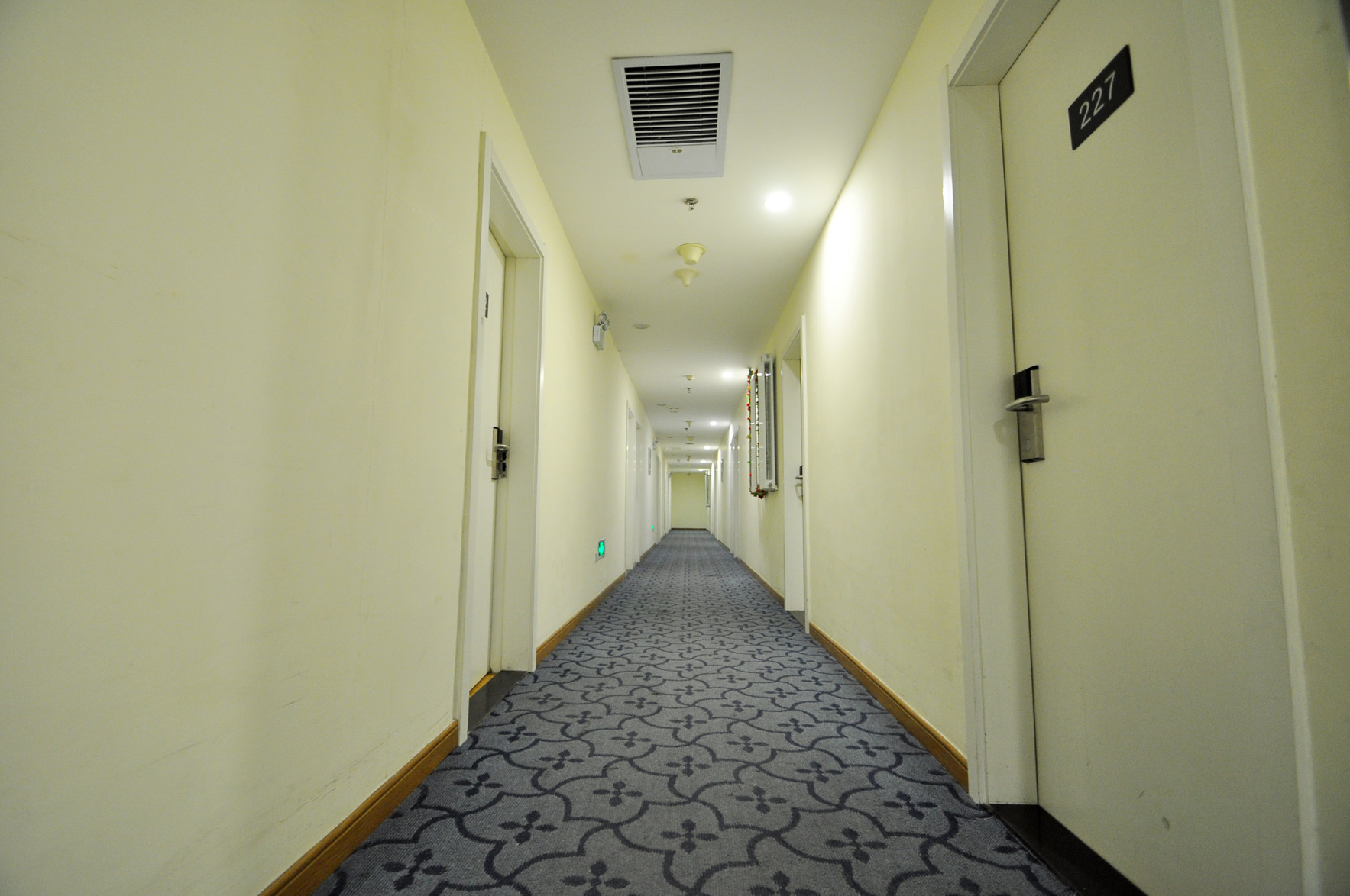 7 Days Premium Hotel (Tianjin Economic Development Zone Fourth Avenue TEDA) 2*