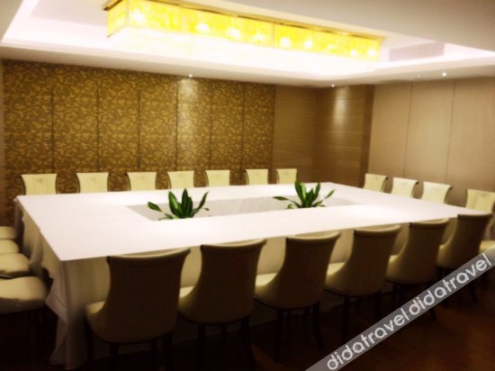 Liancheng Hotel 3*