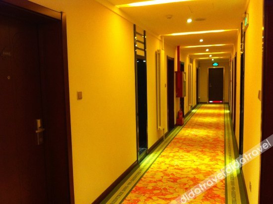Home Inn Huaxuan Collection Hotel (Jinzhong Yuci Railway Station People's Hospital) 2*