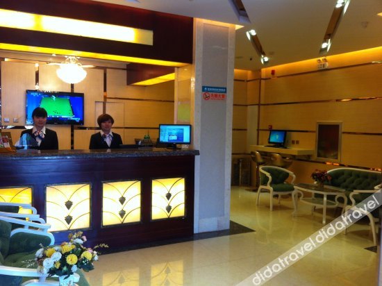 Home Inn Huaxuan Collection Hotel (Jinzhong Yuci Railway Station People's Hospital) 2*