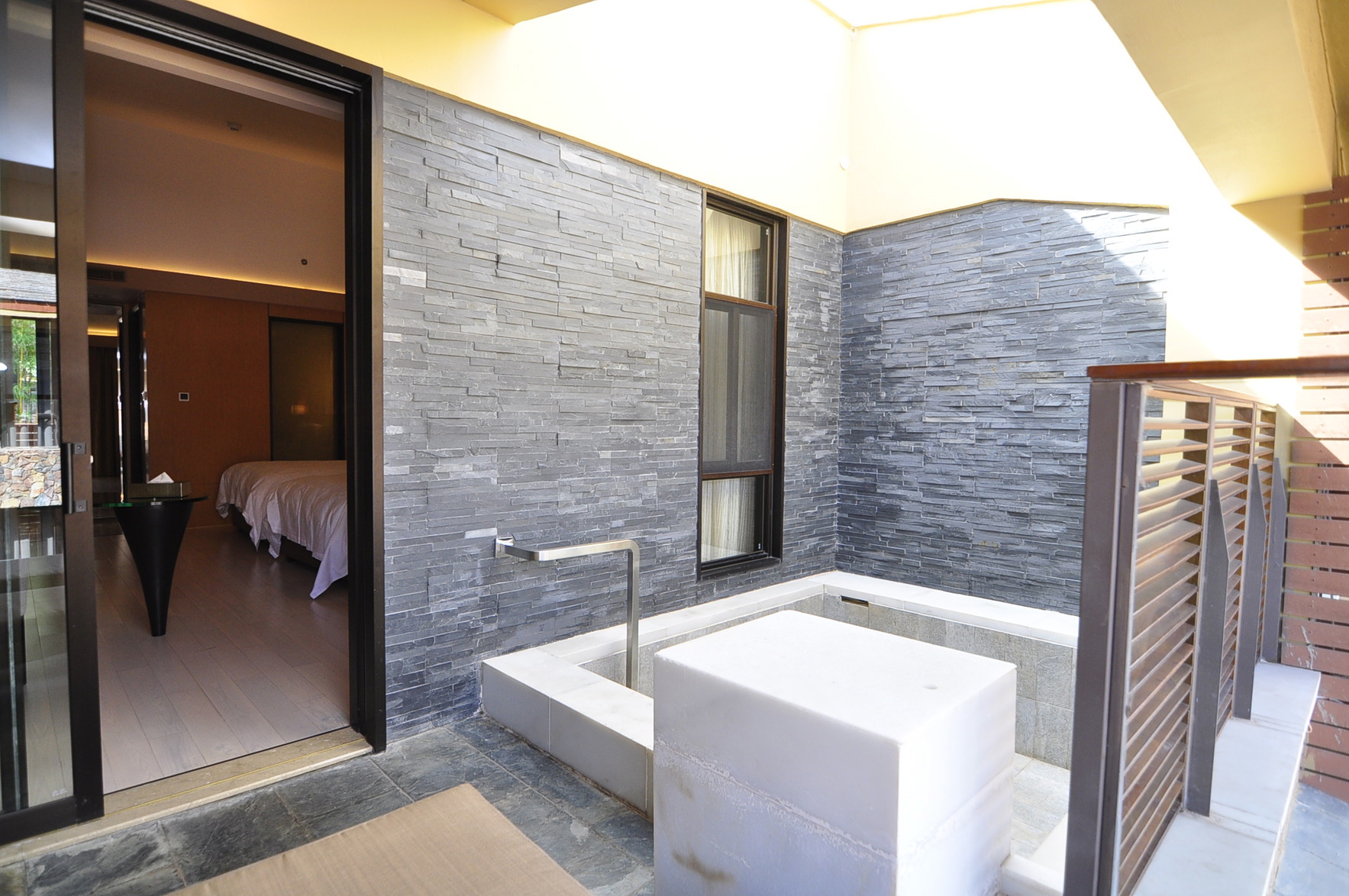 Jinfang Hot Spring Banshan Hotel 5*