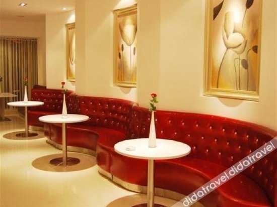 Super 8 Hotel Premier (Fushun North Railway Station, Jiangjun) 2*