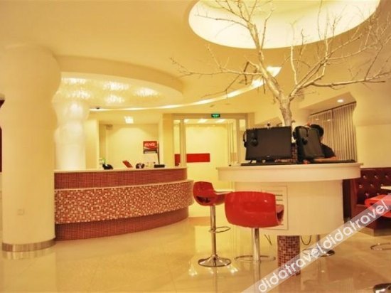 Super 8 Hotel Premier (Fushun North Railway Station, Jiangjun) 2*
