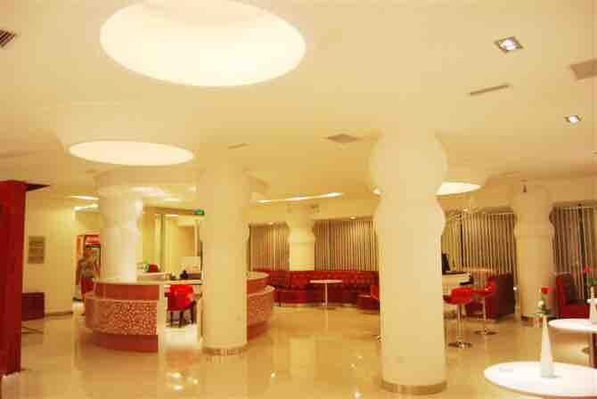 Super 8 Hotel Premier (Fushun North Railway Station, Jiangjun) 2*