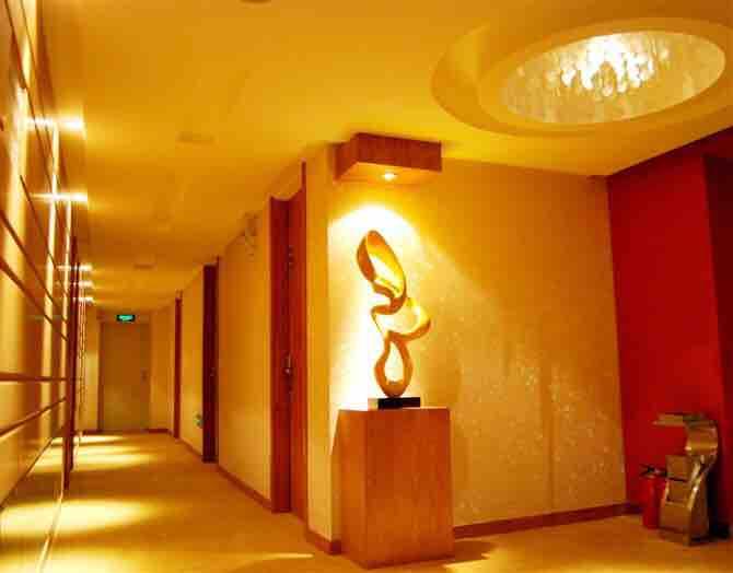 Super 8 Hotel Premier (Fushun North Railway Station, Jiangjun) 2*