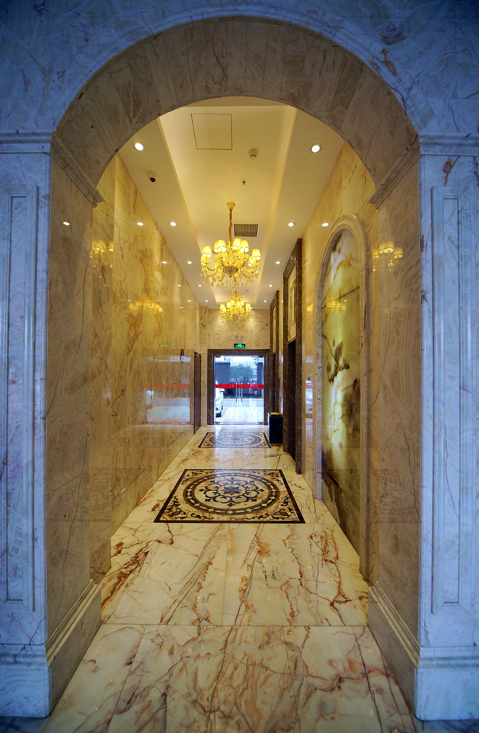 Hongchanglong Hotel 2*