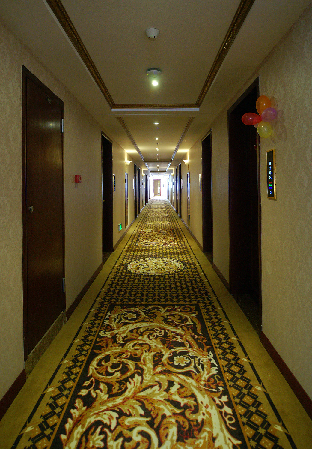 Hongchanglong Hotel 2*