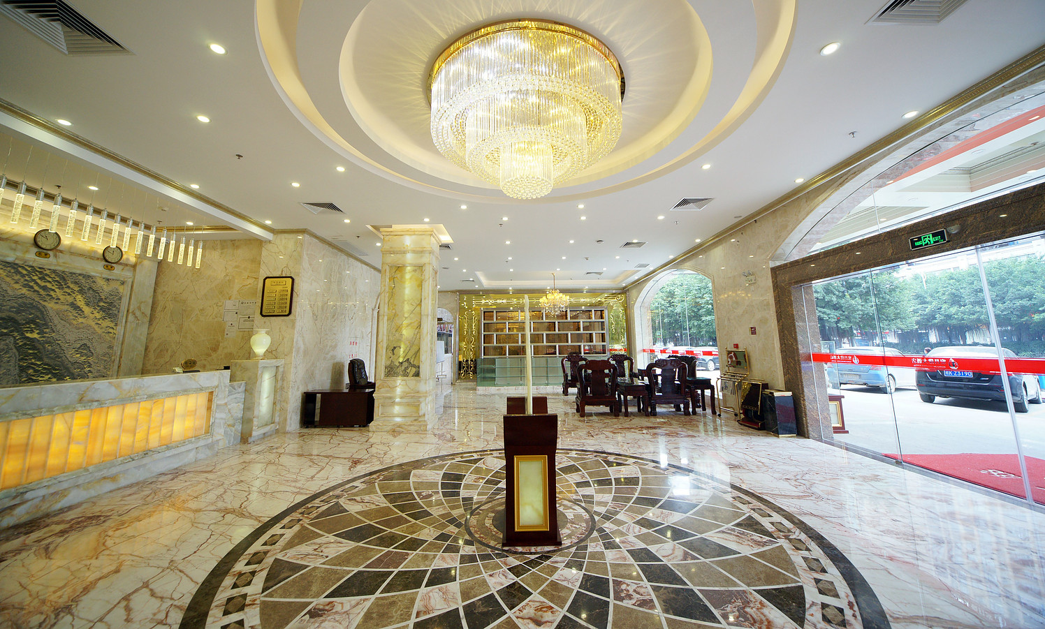 Hongchanglong Hotel 2*