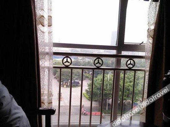 Hongchanglong Hotel 2*