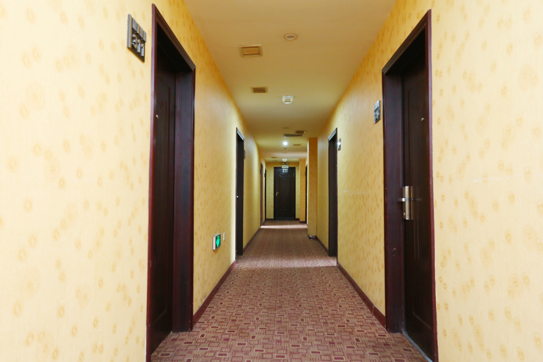 Changchun Yuanyuan Business Hotel (Jida Second Hospital Yatai Hospital Area Branch) 2*