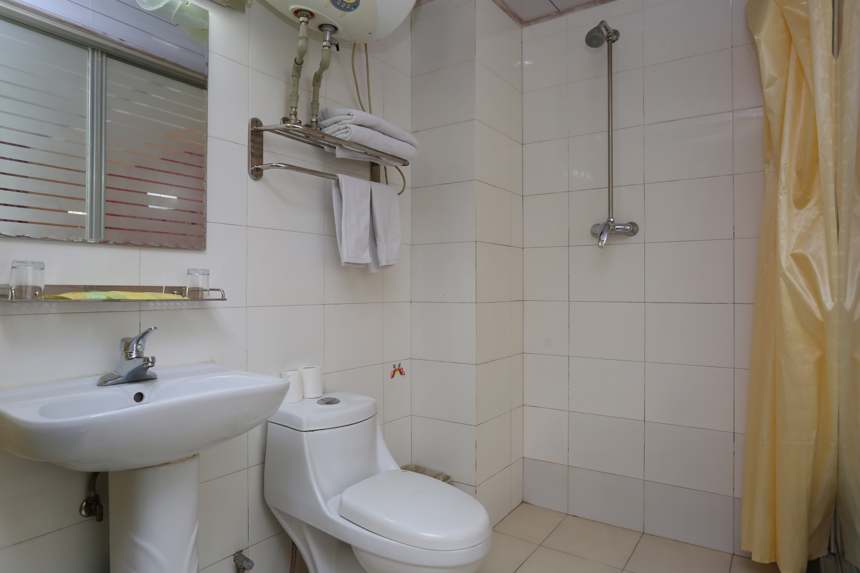 Changchun Yuanyuan Business Hotel (Jida Second Hospital Yatai Hospital Area Branch) 2*