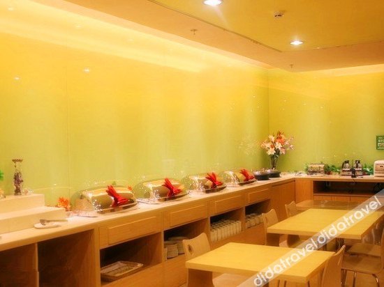 Home Inn Tongbai Yun Hotel (Nantong Youth Middle Road Sports Park) 3*