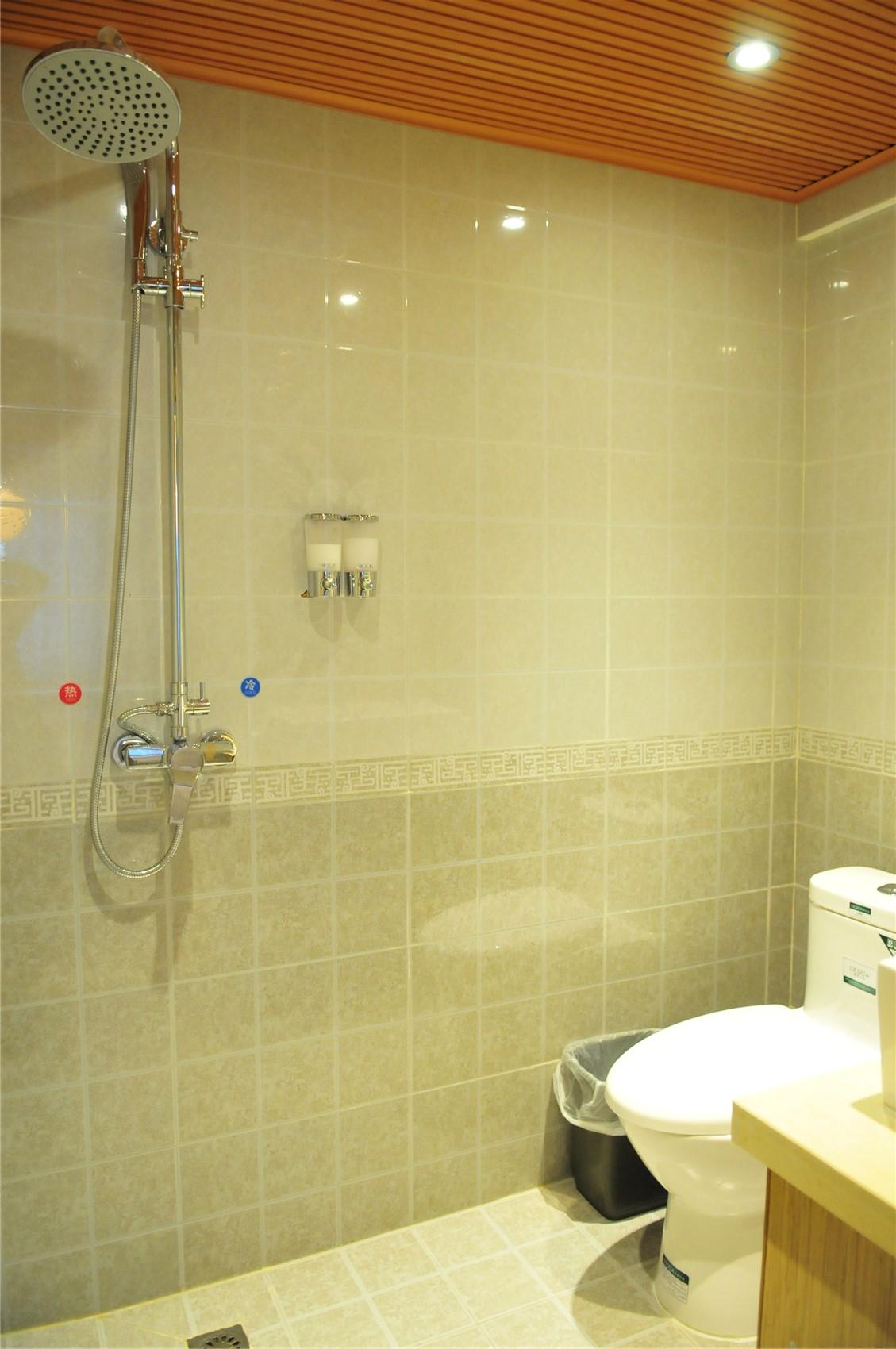 Dali Yuhao Business Hotel (High Speed Rail Diamond) 2*