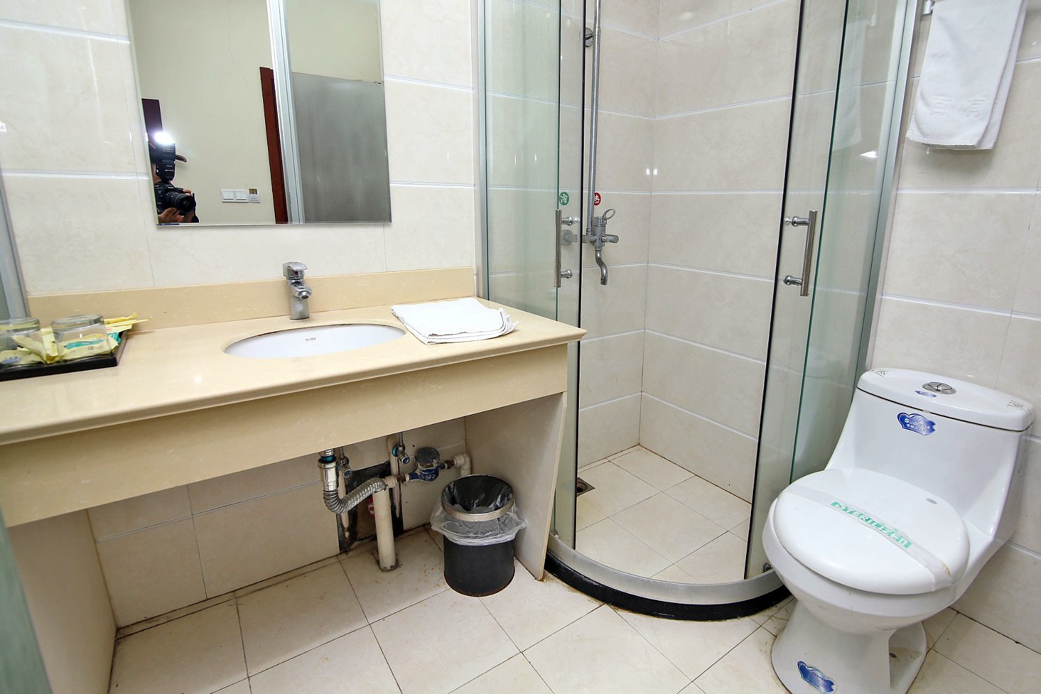 Baiyou Business Hostel 2*