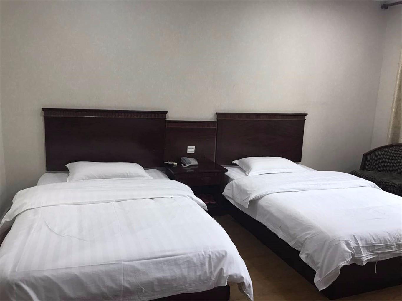 Baiyou Business Hostel 2*