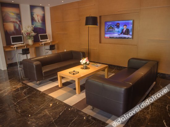 Four Seasons Qingteng Hotel (Ningbo Railway Station Engineering College Cuibai) 3*