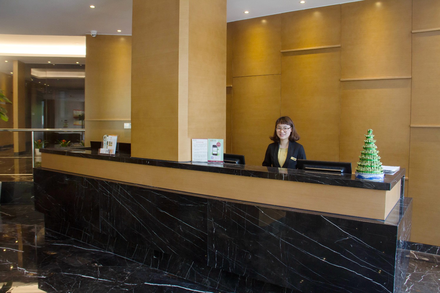 Four Seasons Qingteng Hotel (Ningbo Railway Station Engineering College Cuibai) 3*