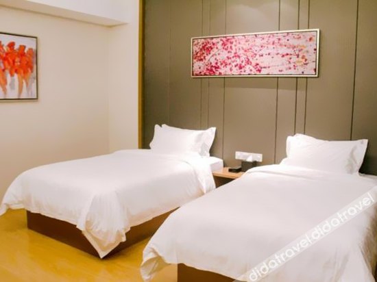 Four Seasons Qingteng Hotel (Ningbo Railway Station Engineering College Cuibai) 3*