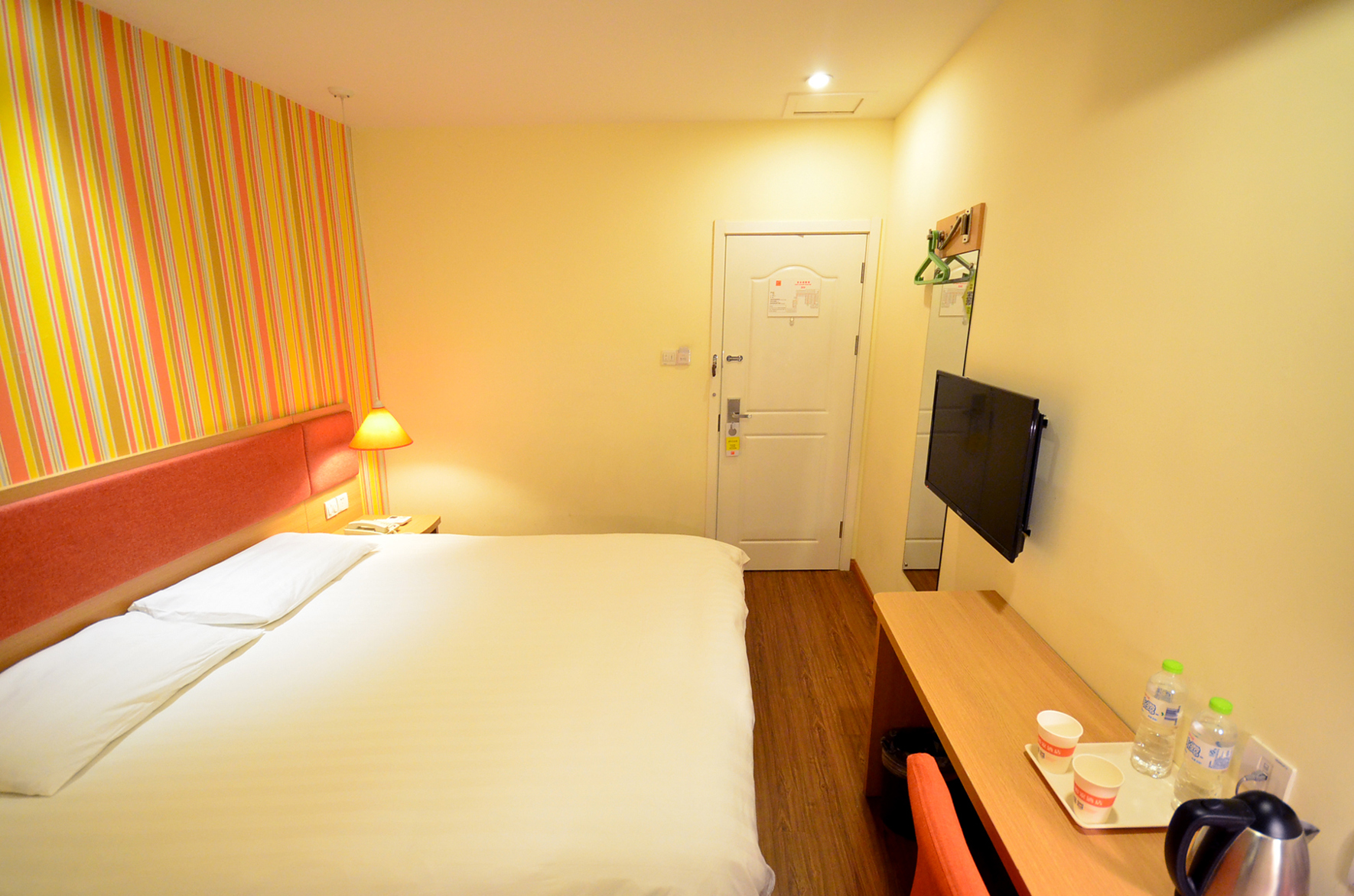 Homeinn Pebble Hotel (Hankou Railway Station Lingjiao Lake Wanda Plaza) 2*