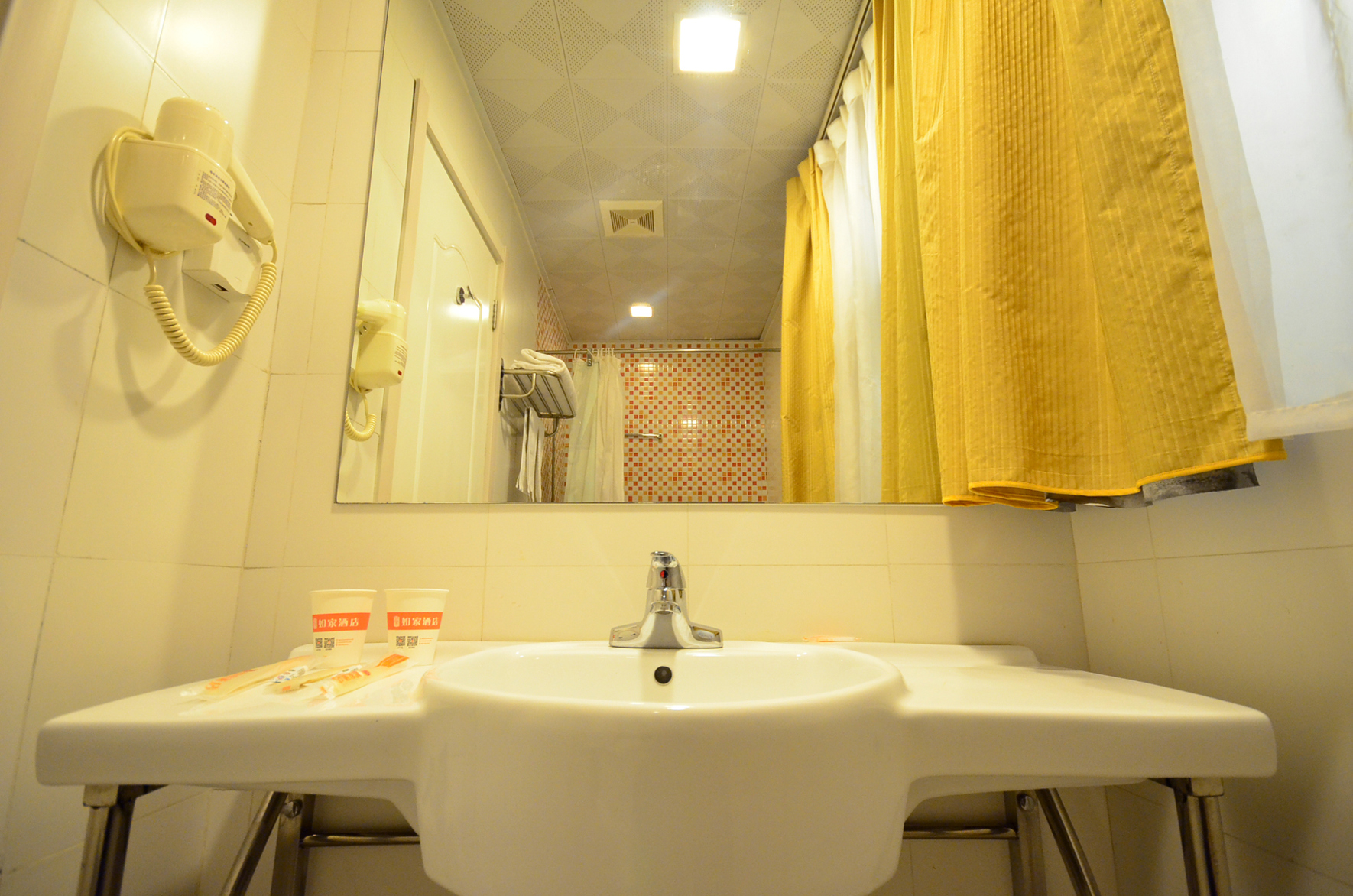 Homeinn Pebble Hotel (Hankou Railway Station Lingjiao Lake Wanda Plaza) 2*