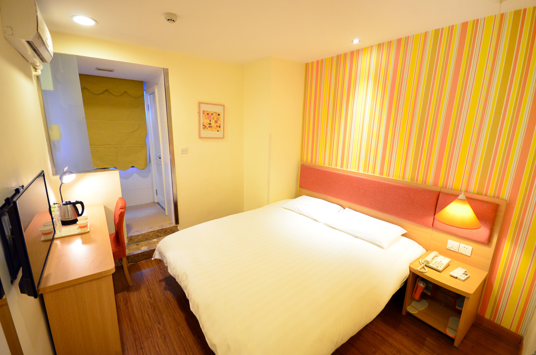 Homeinn Pebble Hotel (Hankou Railway Station Lingjiao Lake Wanda Plaza) 2*