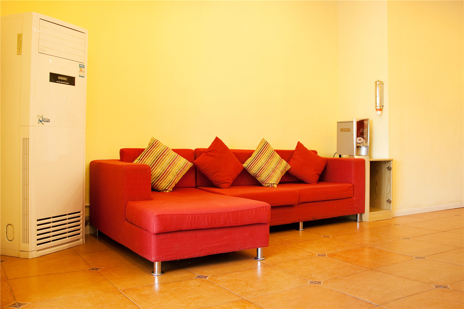 Homeinn Pebble Hotel (Hankou Railway Station Lingjiao Lake Wanda Plaza) 2*