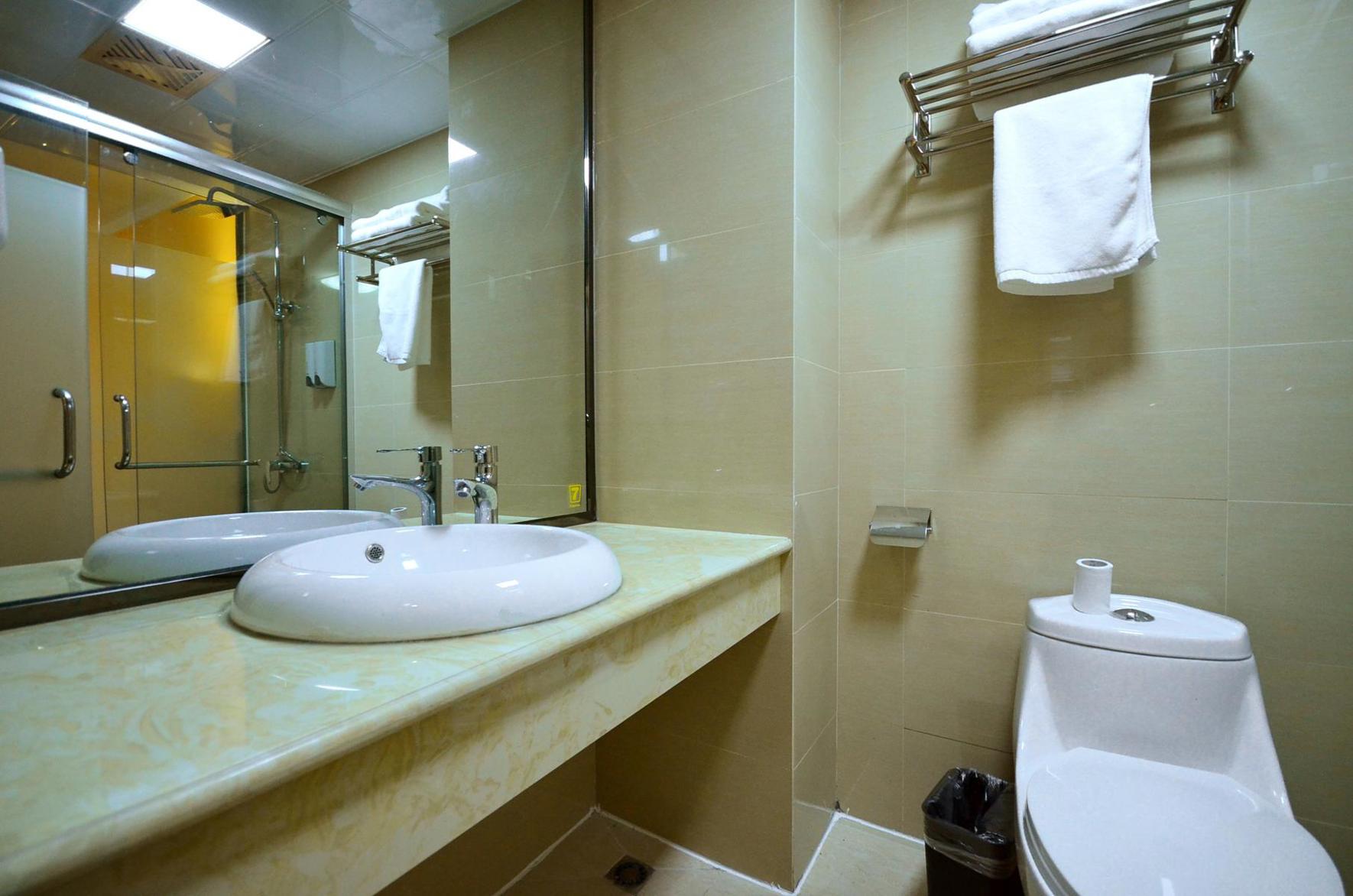 Borrman Hotel (Wuhan Yangluo subwaystation deepwater port store) 2*