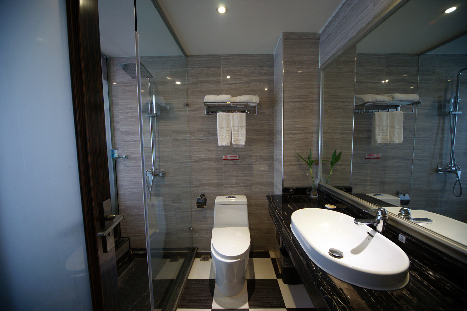 Katie Hotel (Nanning Anji Avenue 33 Middle Metro Station) 3*