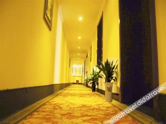 GreenTree Inn (Yingtan Railway Station) 2*