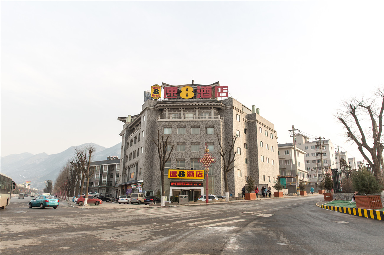 Campanile Hotel (Xi'an Lintong Terracotta Warriors and Horses West Garden Metro Station) 3*