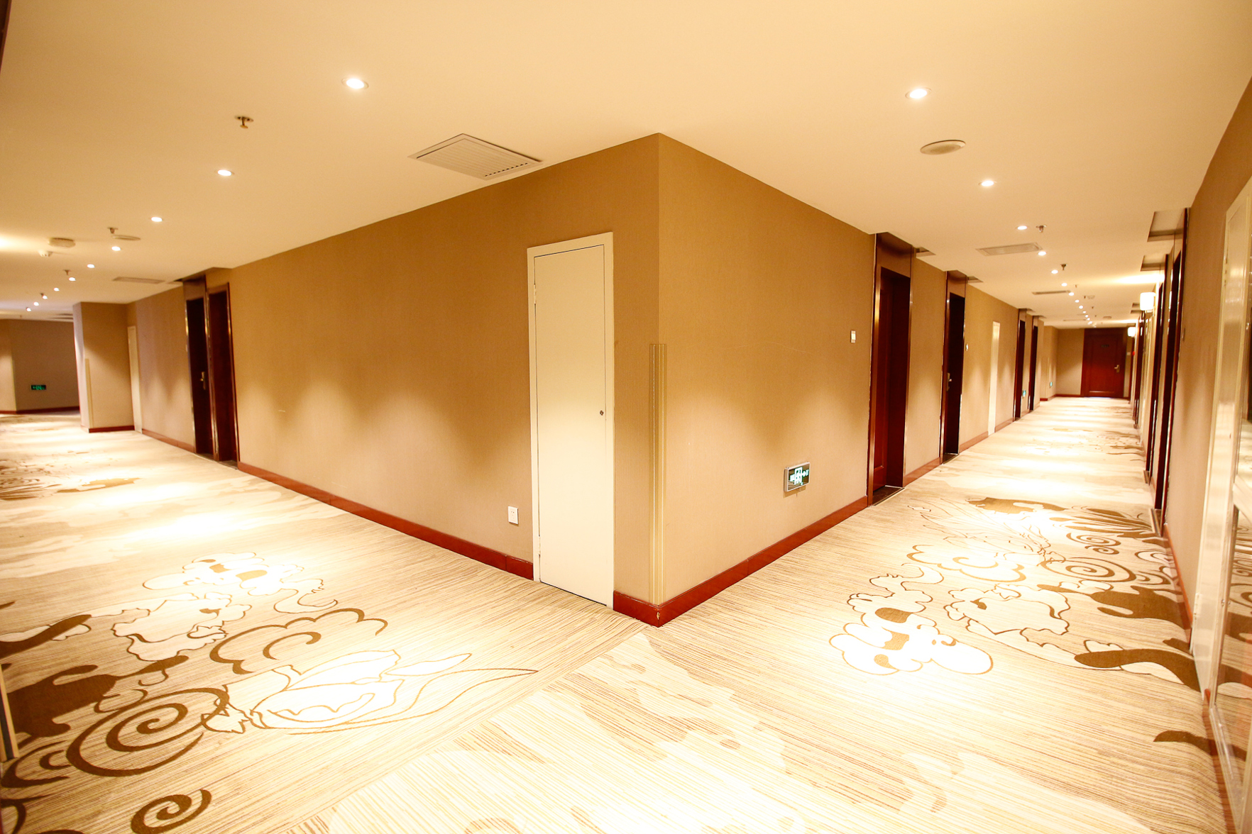 Campanile Hotel (Xi'an Lintong Terracotta Warriors and Horses West Garden Metro Station) 3*