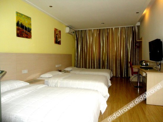 Hongxing Home Hotel (Nanning Wuyi store) 2*