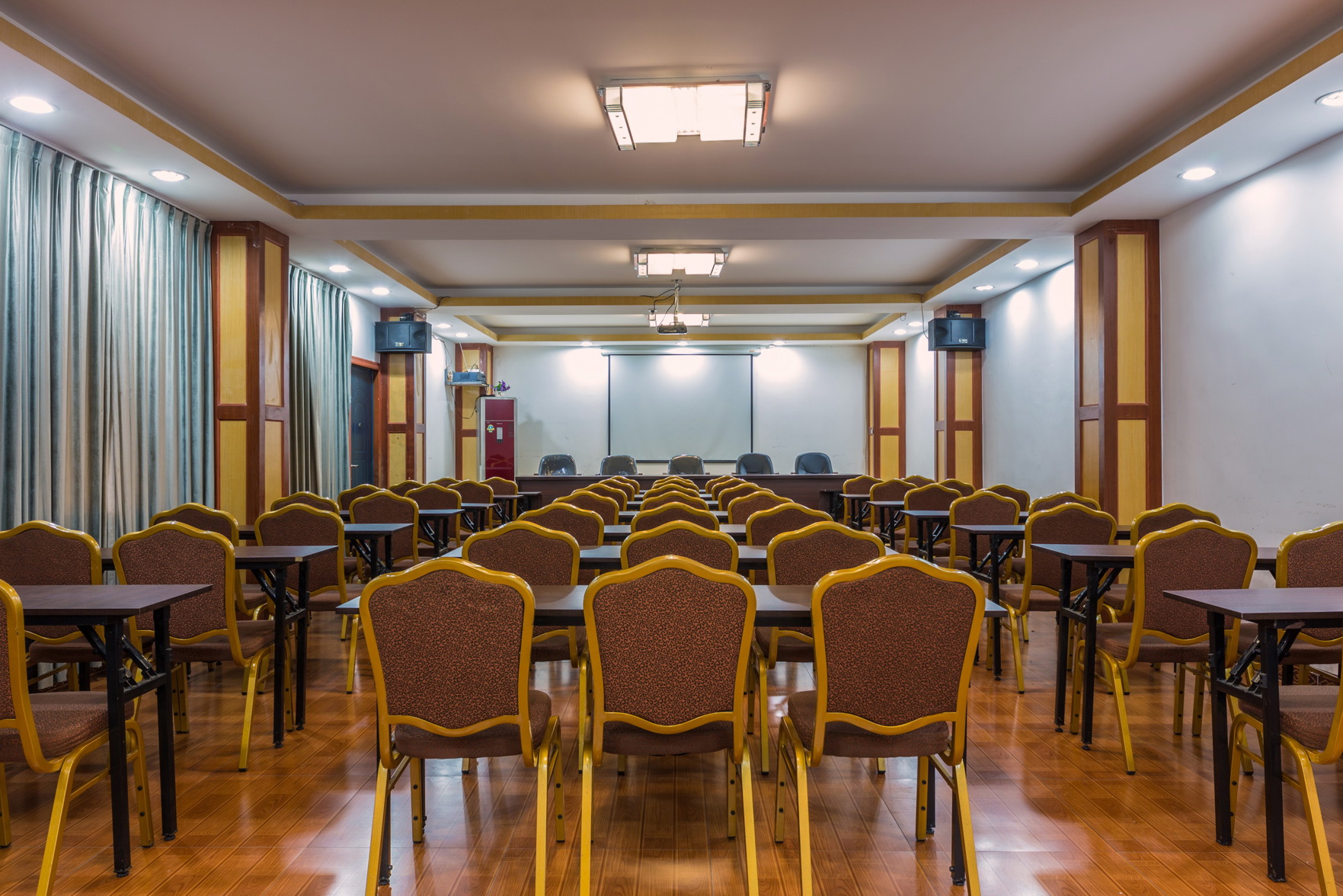 Hongxing Home Hotel (Nanning Wuyi store) 2*