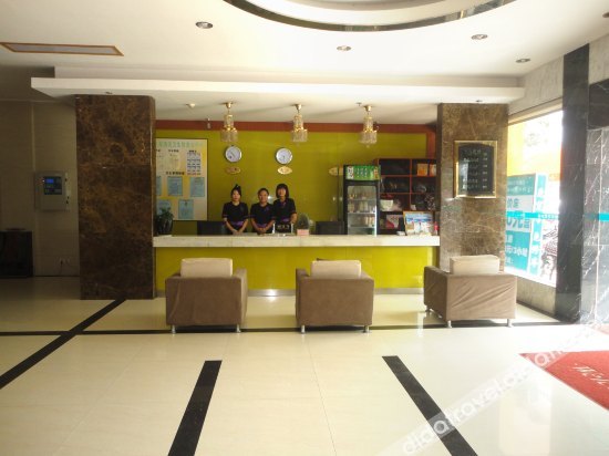 Hongxing Home Hotel (Nanning Wuyi store) 2*